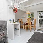 6 Person In Rodby-by Traum *