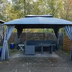6 Person In Rodby-by Traum *