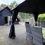 6 Person In Rodby-by Traum